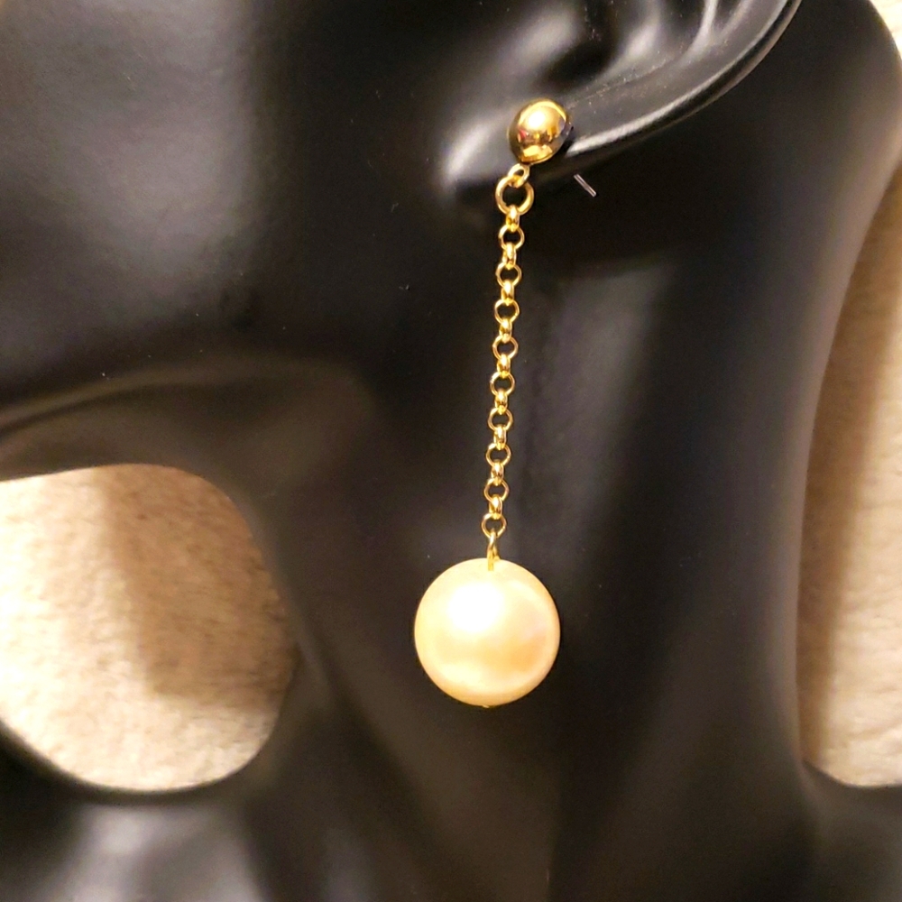 Lg pearl drop earrings